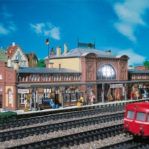 110115 Faller Bahnhof Mittelstadt