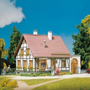 130215 Faller Fachwerkhaus mit Garage