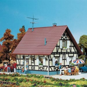 130221 Faller Einfamilienhaus mit Fachwerk