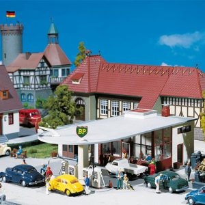 130347 Faller BP-Tankstelle