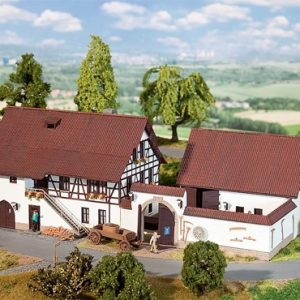 130372 Faller Hofgut