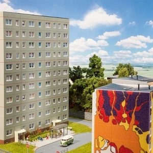130801 Faller Plattenbau P2 Basispackung