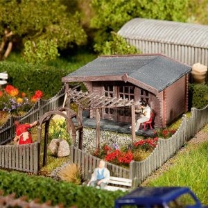 180491 Faller Schrebergarten mit Gartenlaub