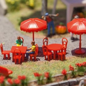 180910 Faller Sonnenschirme, Tische, Bänke