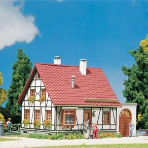 232215 Faller Fachwerkhaus mit Garage