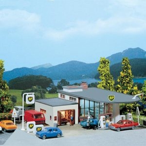 232219 Faller BP-Tankstelle