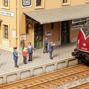 12950 Noch Auf dem Bahnsteig