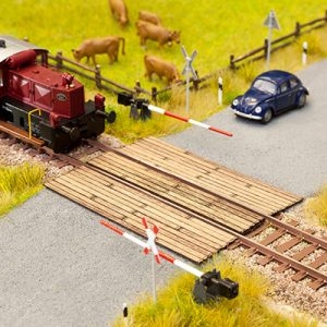 14305 Noch Bahnübergang Holzbohlen