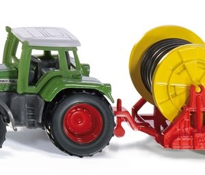 1677 SIKU Traktor mit Bewässerungshaspel