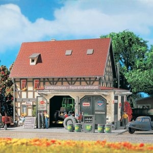 43682 Vollmer H0 Landmaschinen-Reparaturwerkstatt mit LED-Beleuchtung, Funktionsbausatz