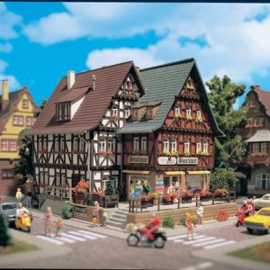 43694 Vollmer H0 Boutique mit Inneneinrichtung und LED-Beleuchtung, Funktionsbausatz