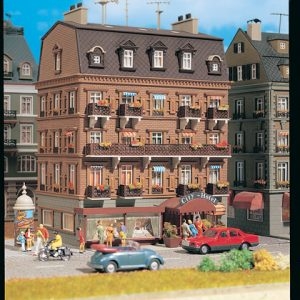 43782 Vollmer H0 City-Hotel mit LED-Beleuchtung, Funktionsbausatz