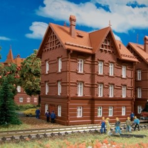43806 Vollmer H0 Eisenbahner-Wohnhaus mit First
