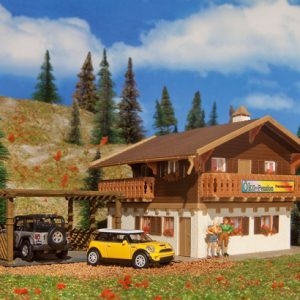 43961 Vollmer H0 Pension mit Carport