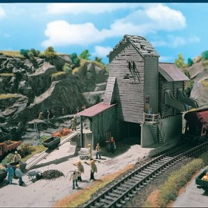 45723 Vollmer H0 Kieswerk mit angetriebenen Verschlussklappen