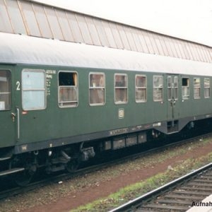 59680 Piko Mitteleinstiegswagen 2.Kl. Bym DB IV