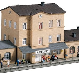 60023 Piko Bahnhof Burgstadt