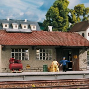 61824 Piko Güterschuppen  Burgstein