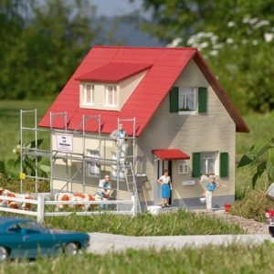 62072 Piko Wohnhaus mit Gerüst