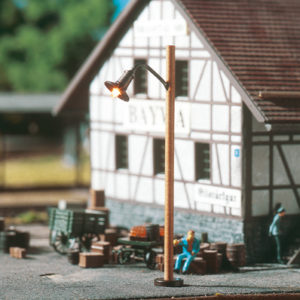 84061 Brawa H0 LED-Holzmastl. Stecks. [1]