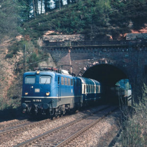 51753 Piko ~ E-Lok BR 110 DB, verschiedene Stirnfronten IV + PluX22 Dec.