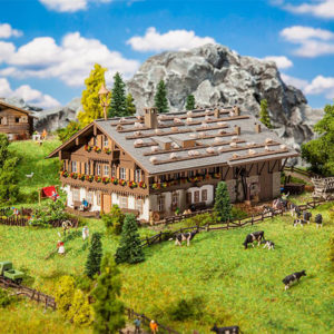 232199 Faller Großer Alpenhof mit Scheune