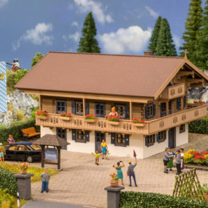 63405 Noch Ferienpension Edelweiß 8,5 x 7,1 cm, 5,2 cm hoch