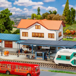 120106 Faller Bahnsteig