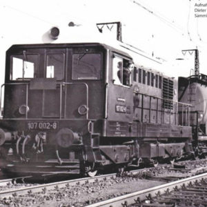 55911 Piko ~XP-Diesellok BR 107 DR rot IV + PluX22 Dec.