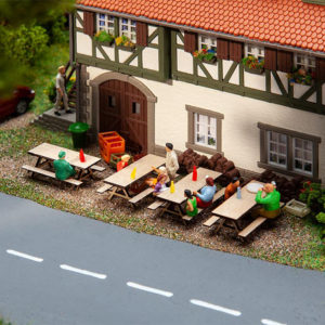 180304 Faller 4 Picknickbänke