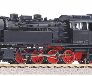 55916 Piko XP-Dampflok BR 83.10 DR IV + PluX22 Dec.