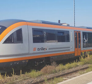 52921 Piko Dieseltriebwg. Desiro Trilex VI + DSS 8pol.