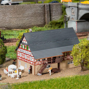 232192 Faller Bauernhaus mit Gastwirtschaft