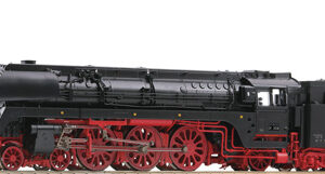 71268 Roco Dampflok BR 01.5 DR HE-Snd.