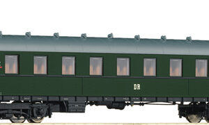 74862 Roco Schnellzugwag. 2. Kl. DR