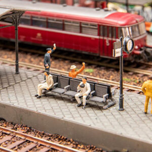 180867 Faller 2 Bahnsteigbänke