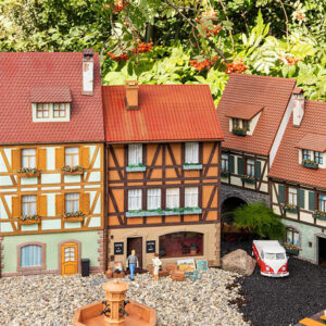 331769 Faller Pola-G Fachwerkhaus mit Schaufenster