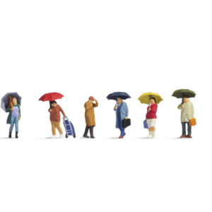 15523 Noch Menschen im Regen