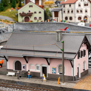 110134 Faller Bahnhof Lavin