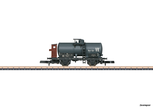 MA82303_1