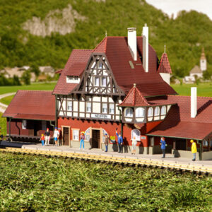 65000 PIKO G-Bahnhof Neuffen