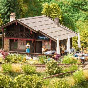 66403 Noch Christl-Hütte mit Micro-Motion Kellnerin