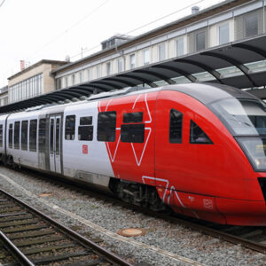 52077 Piko Dieseltriebwg. Desiro Saarlandbahn DB AG VI + DSS 8pol.