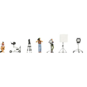16293 Noch Figuren-Themenwelt Filmset" Inhalt: 1 Frau mit Klappe, 1 Regisseur, 1 Kameramann, 1 Mann mit Megafon, 1 Tonassistent, 1 Beleuchter, 2 Kameras, 2 Scheinwerfer, 1 Windmaschine