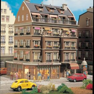 43781 Vollmer H0 Restaurant mit Inneneinrichtung und LED-Beleuchtung, Funktionsbausatz